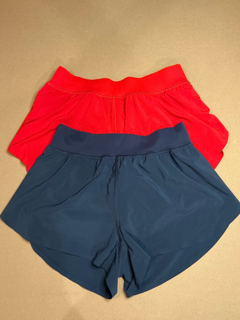 CRZ YOGA Feathery-Fit Soft Dolphin Lined Shorts 3" โข Set of 2 โข Size Small - Picture 2 of 13